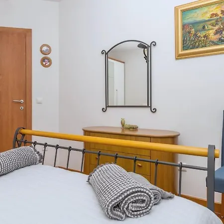 Apartment Irisa Art Makarska